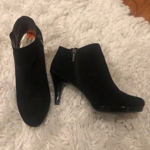 Bandolino shoe tie boots